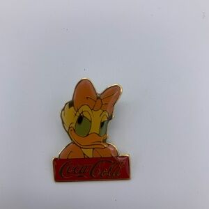 Disney WDW 1986 15 th Anniversary Coca Cola Duck Tales (Daisy)  Vintage Pin